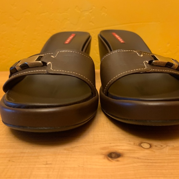 Like New!  Prada leather sandals - Picture 12 of 12